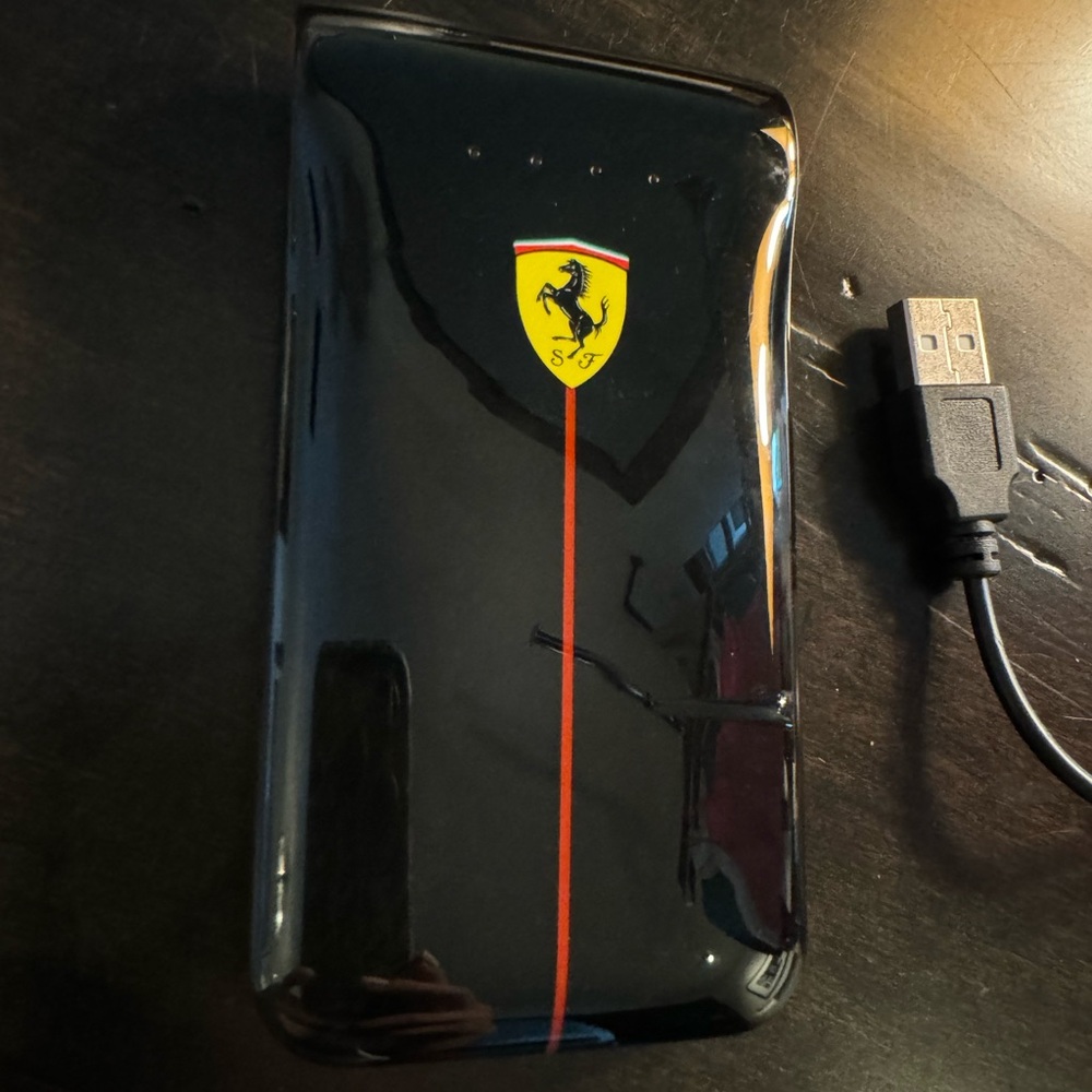Ferrari Portable Power Bank CG Mobile 2500mAH double usb black